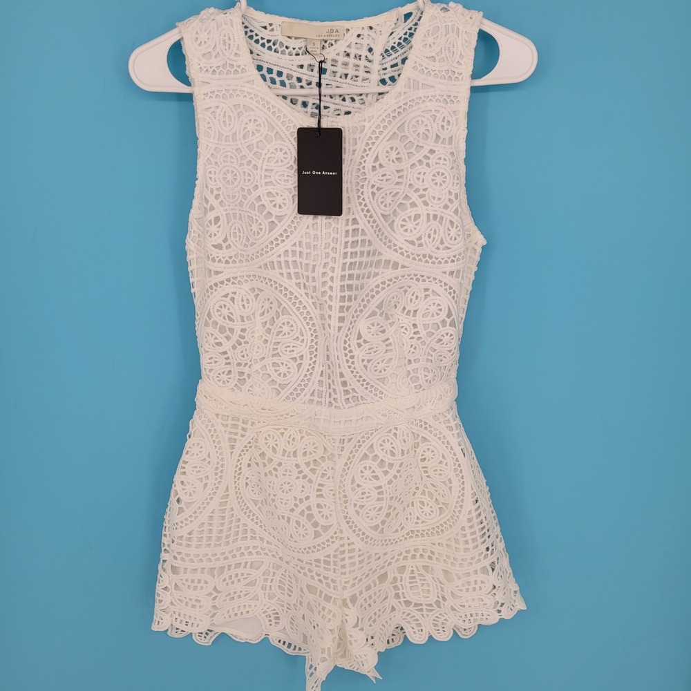 NWT J.O.A. White Crochet Lace Romper Sleeveless Boho Festival Geometric Playsuit